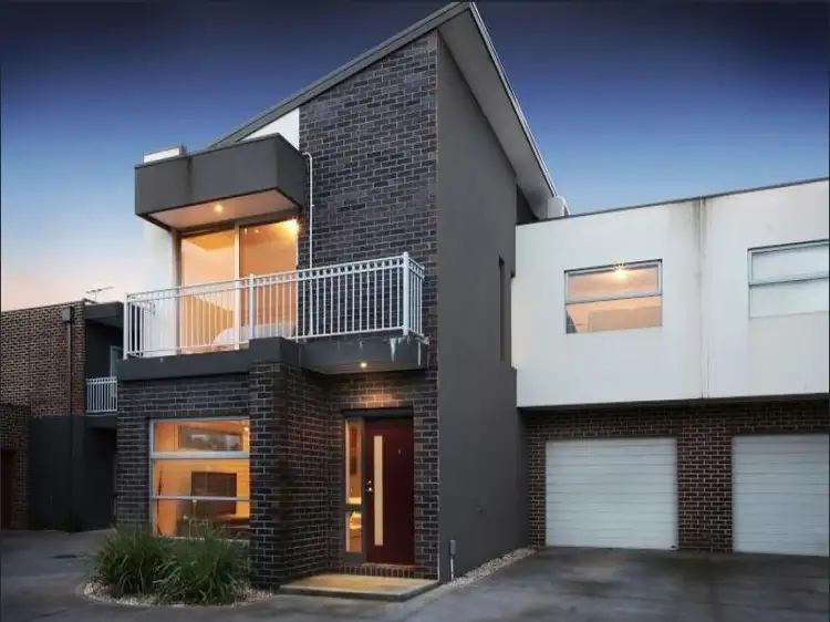 Main view of Homely unit listing, Unit 3/1 Dargi Grn, Caroline Springs VIC 3023