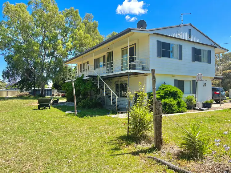 30-32 Pine St, Curlewis NSW 2381