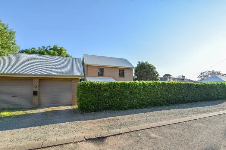 5 Cockburn Rd, Jamestown SA 5491