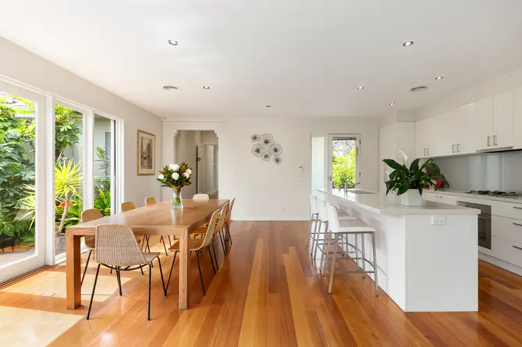 3 Clarkson Avenue, Brighton VIC 3186