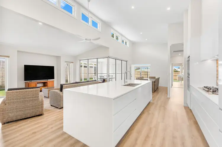 20 Brighton St, Point Vernon QLD 4655