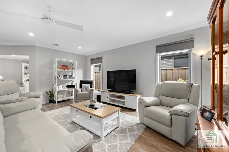 Seventh view of Homely house listing, 18 St Helena Way, Moe VIC 3825