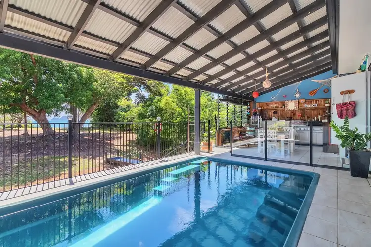 102 Gloucester Ave, Hideaway Bay QLD 4800