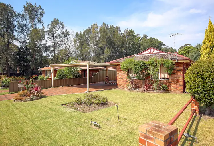 32 Devitt Cres, The Oaks NSW 2570