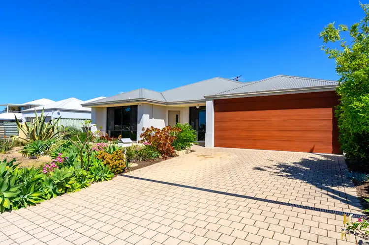 Second view of Homely house listing, 10 Eton Ct, Parmelia WA 6167