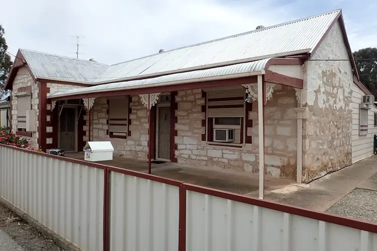 24 Wolfe St, Jamestown SA 5491