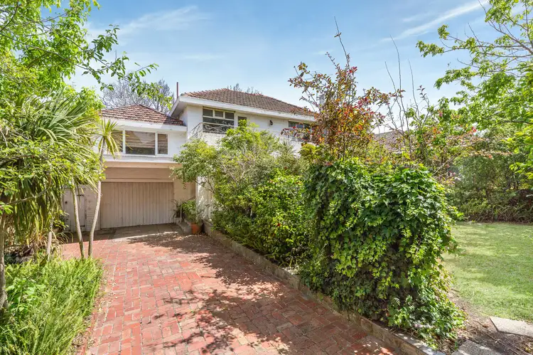 8 Powys Drive, Beaumaris VIC 3193