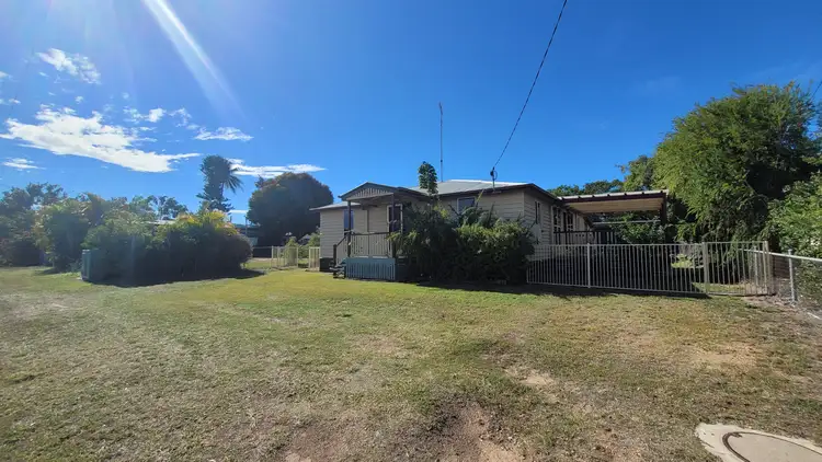 42 Young St, Moura QLD 4718