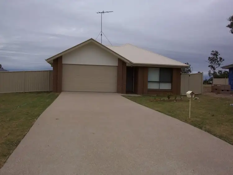 5 Hayden Place, Moura QLD 4718