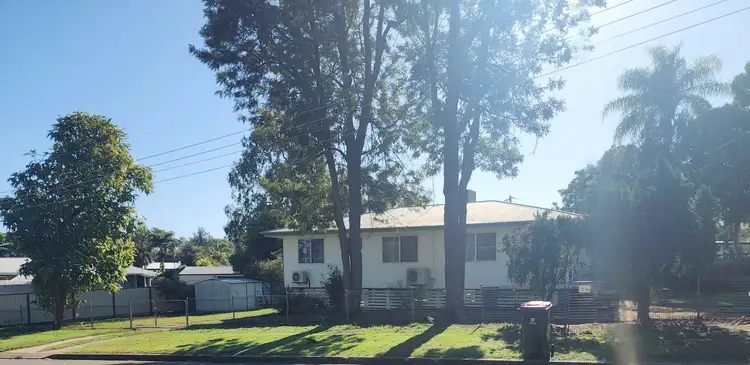2 Hicks St