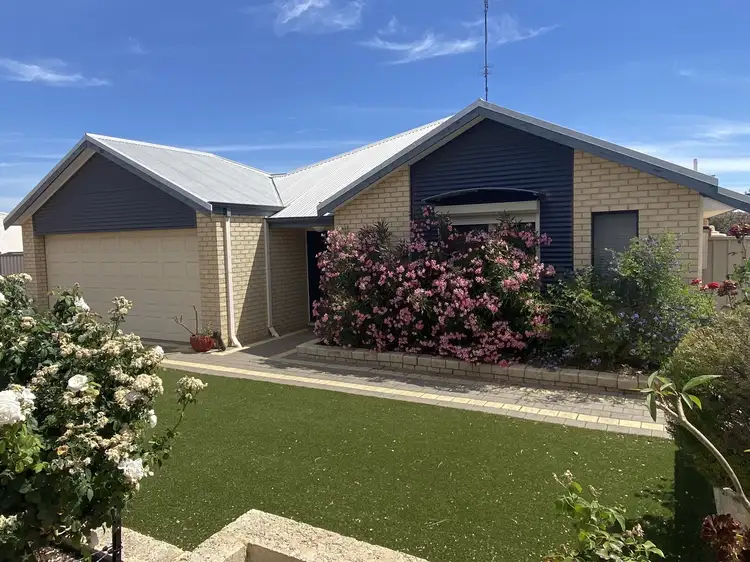 10 Dr Dunlop Gr, Northam WA 6401