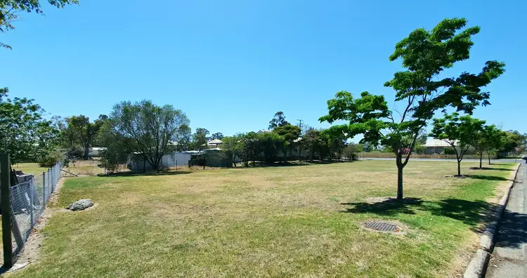 15 Mary St