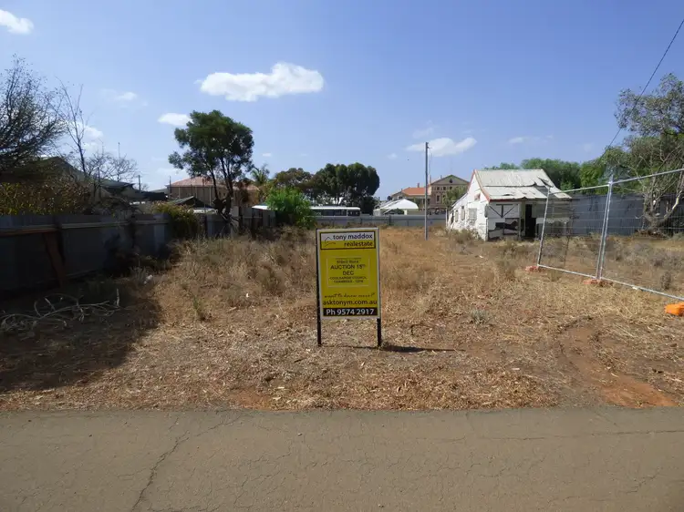 72 Woodward St, Coolgardie WA 6429