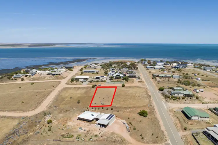 5 Hougomont Road, Weeroona Island SA 5495