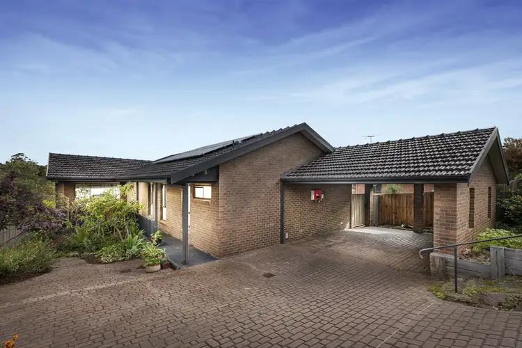 16 Larwood Close, Avondale Heights VIC 3034