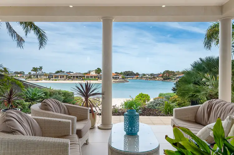 4 Lakeside Cct, Encounter Bay SA 5211