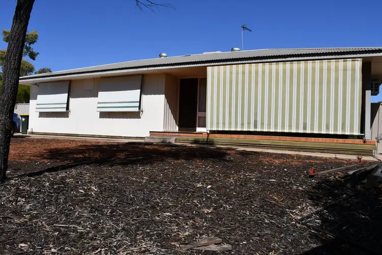 11 Nyaroo Court, Roxby Downs SA 5725