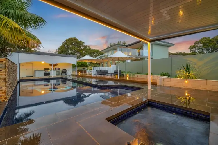 42 Kananook Crescent, Belmont North NSW 2280