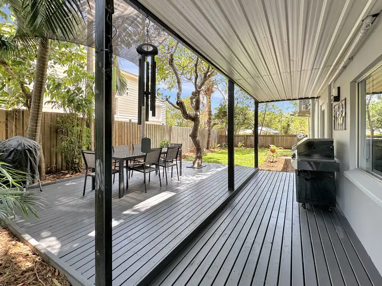 33 Mandalay Ave, Nelly Bay QLD 4819
