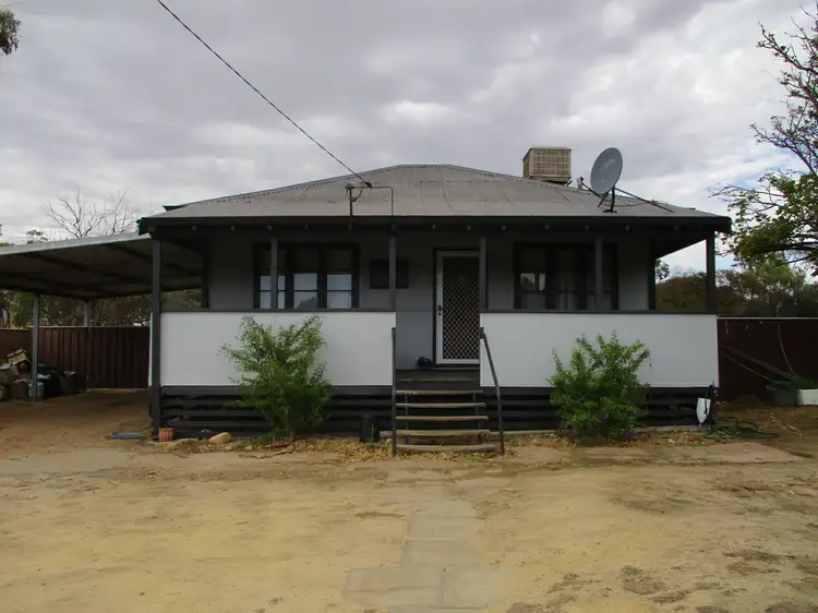 32 Mitchell St, Cunderdin WA 6407