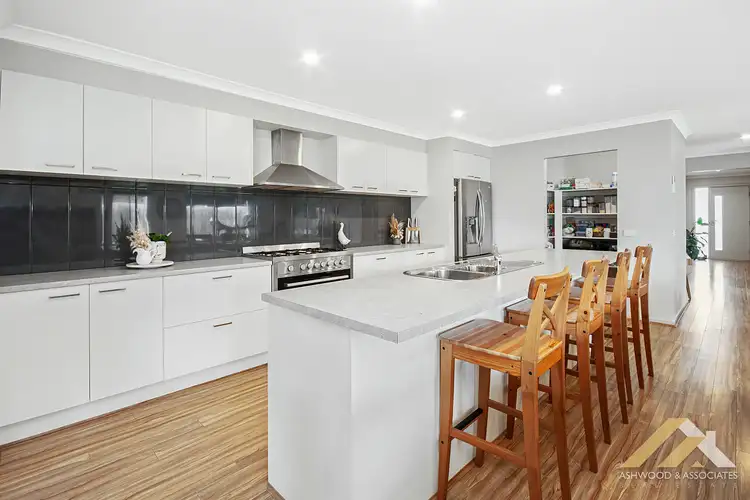 Second view of Homely house listing, 31 Mccallum Dr, Eastwood VIC 3875