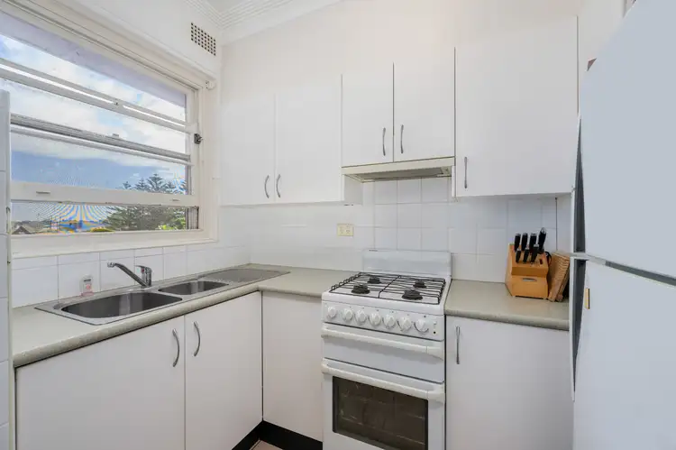 Fifth view of Homely unit listing, Unit 18/76 Parkway Ave, Cooks Hill NSW 2300