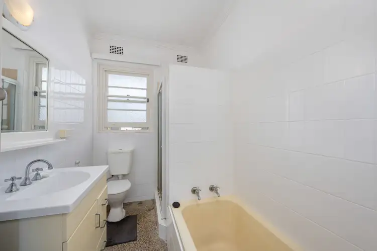 Sixth view of Homely unit listing, Unit 18/76 Parkway Ave, Cooks Hill NSW 2300