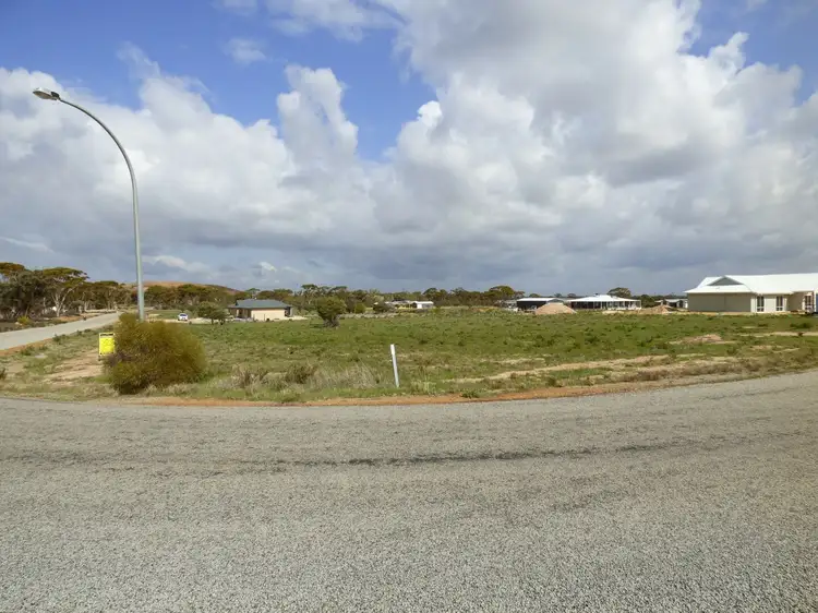 LOT 103, 41 Maiolo Way, Merredin WA 6415