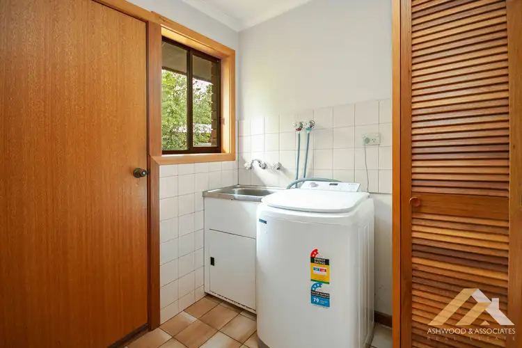 Fifth view of Homely unit listing, Unit 2/156 Bullumwaal Road, Wy Yung VIC 3875