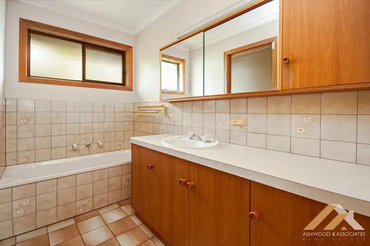 Seventh view of Homely unit listing, Unit 2/156 Bullumwaal Road, Wy Yung VIC 3875