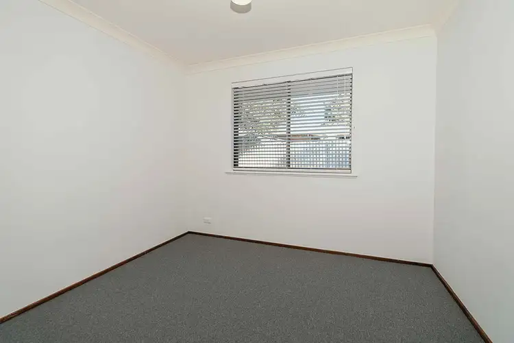 Seventh view of Homely semi-detached listing, 11 Exon Court, Camillo WA 6111