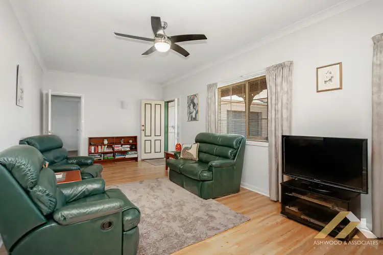Third view of Homely unit listing, Unit 3/72 Mitchell St, Bairnsdale VIC 3875