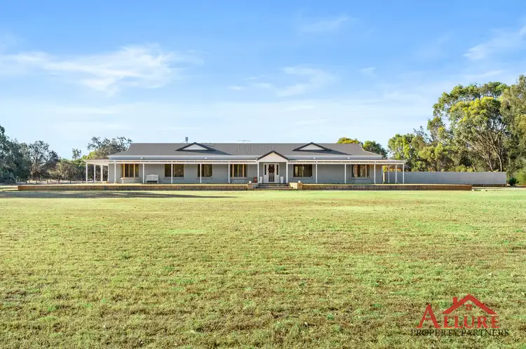 33 Barip Pl, Oakford WA 6121