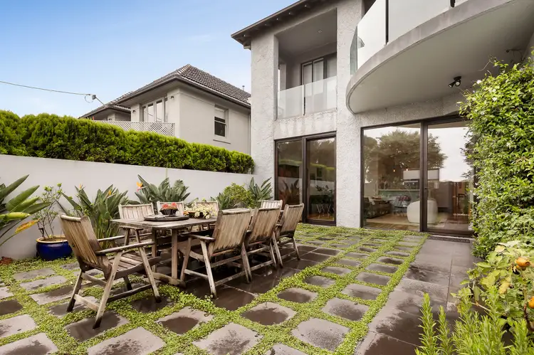 2/40 Marine Parade, St Kilda VIC 3182