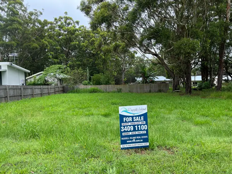 102 LAUREL ST, Russell Island QLD 4184