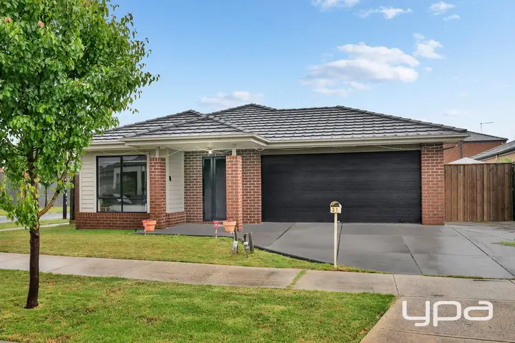 31 Hartney Ave, Mickleham VIC 3064
