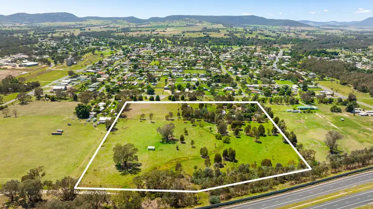 23 Railway Pde, Holbrook NSW 2644