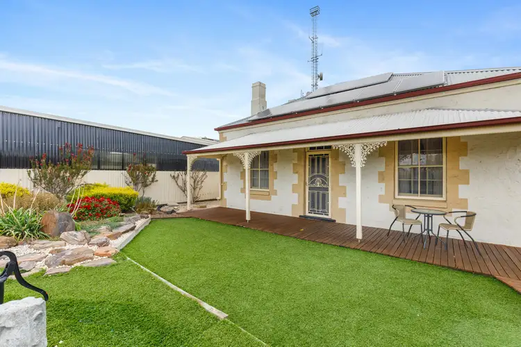 40 Riddoch St, Penola SA 5277