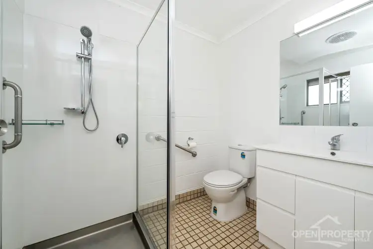Fifth view of Homely unit listing, Unit 6/80-84 Queens Rd, Hermit Park QLD 4812