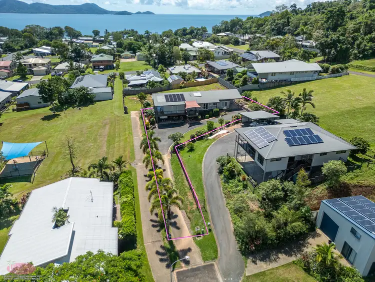 9 Riverside Tce, South Mission Beach QLD 4852