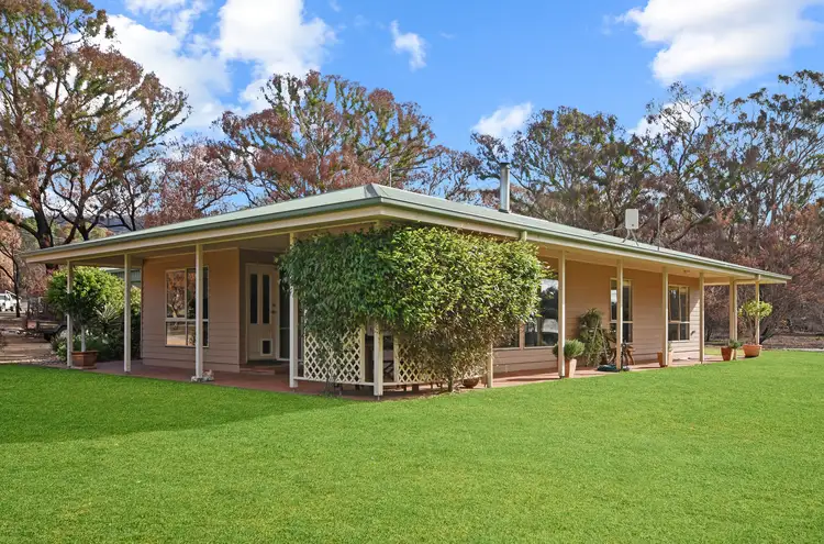 82 Robins Rd, Pomonal VIC 3381