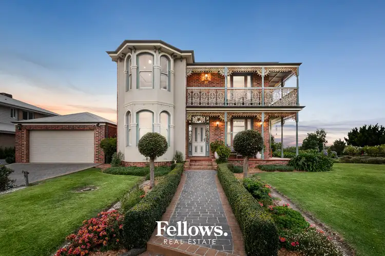 16 Eddie Barron Terrace, Pakenham VIC 3810