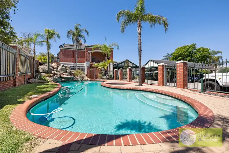 30 Banksia Tce