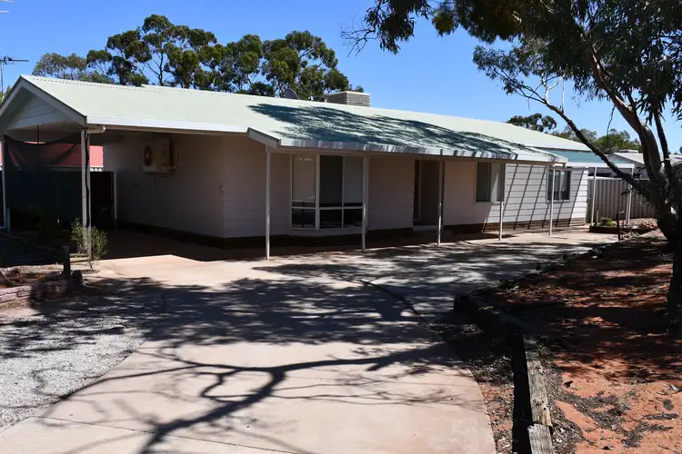 17 Mulgaria Cres, Roxby Downs SA 5725