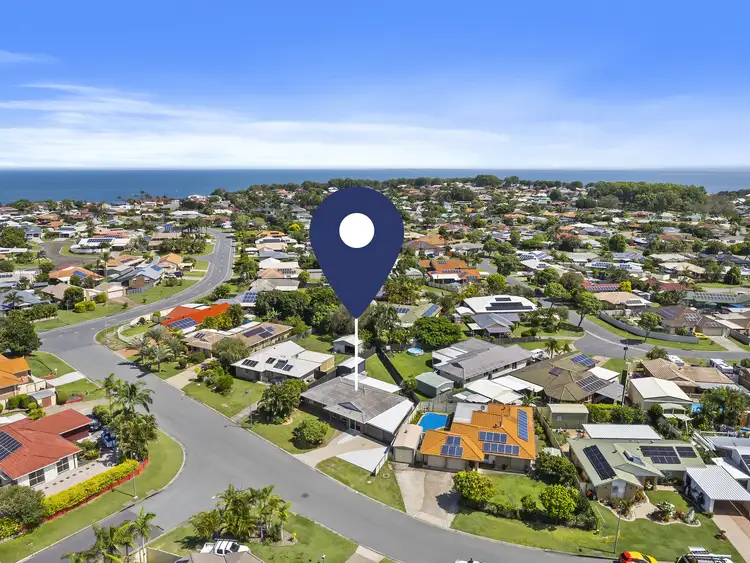 Second view of Homely house listing, 7 Trent Ct, Sandstone Point QLD 4511
