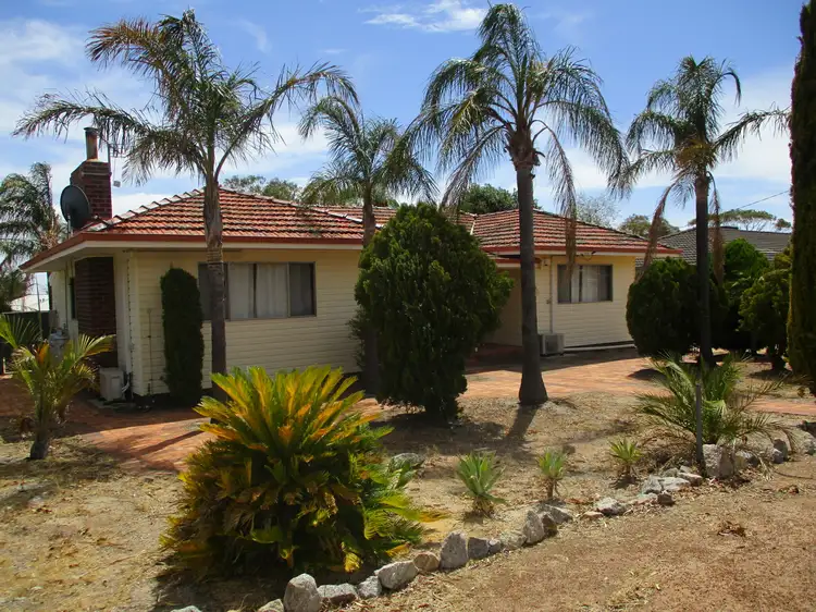 17 Margaret St, Cunderdin WA 6407
