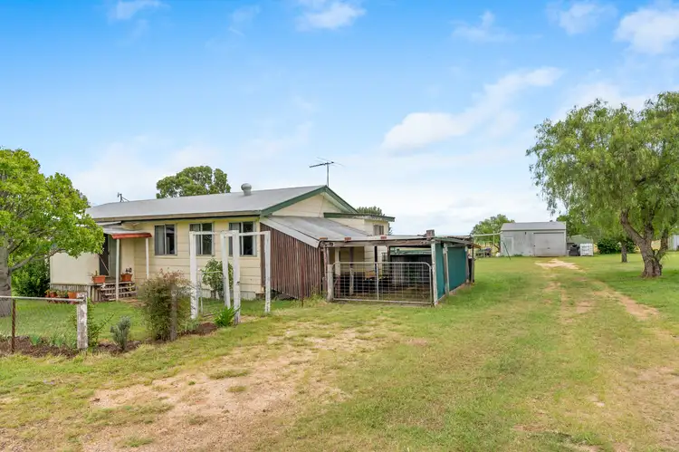 28 Smith Rd, Mount Marshall QLD 4362