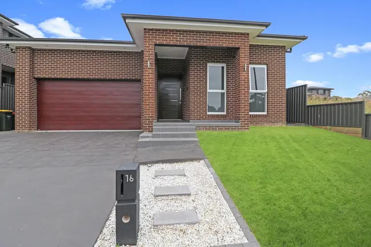 16 Fieldhouse Cct, Campbelltown NSW 2560