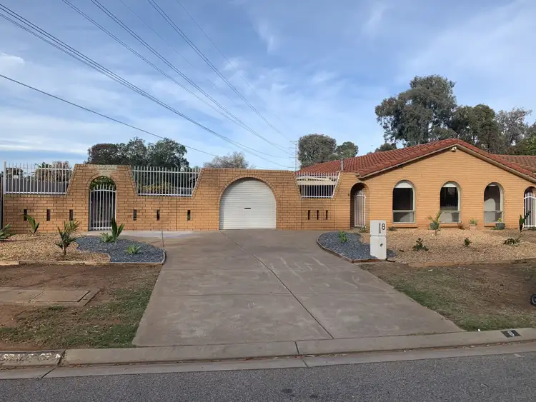 8 Teasdale Cres, Parafield Gardens SA 5107