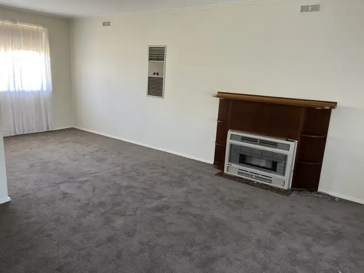Fifth view of Homely house listing, 4 Erica Ct, Traralgon VIC 3844